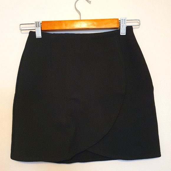 Dresses & Skirts - Black mini skirt